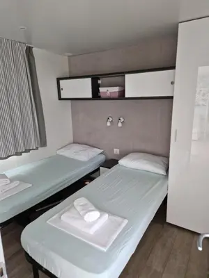 Krevet ili kreveti u jedinici u objektu Mobilna kućica Marko - plaža Slanica Murter
