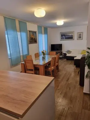 TV i/ili zabavni centar u objektu Apartments Jadran