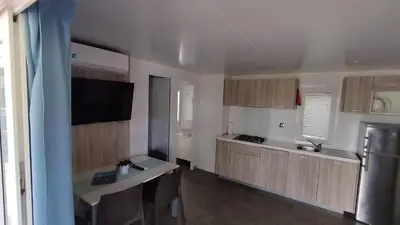 Kuhinja ili čajna kuhinja u objektu Mobile Home Luka plaza Slanica, Murter