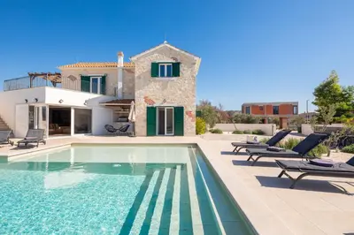 Bazen u objektu Villa Vallis ili u blizini