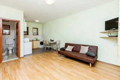 Kuhinja ili čajna kuhinja u objektu House Ivana Tribunj