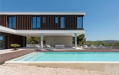 Bazen u objektu Villa Sunray 1 ili u blizini
