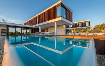 Bazen u objektu Villa Sunray 1 ili u blizini