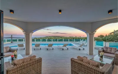 Bazen u objektu Villa Ivelja ili u blizini