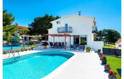 Bazen u objektu Villa Plenca ili u blizini
