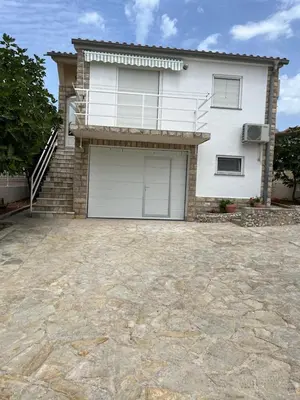 Zgrada u kojoj se nalazi apartman