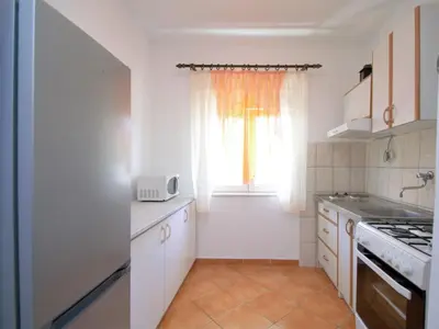 Kuhinja ili čajna kuhinja u objektu Holiday Home Aurora by Interhome