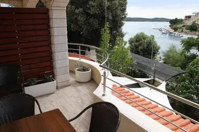 Pogled na rijeku u blizini apartmana