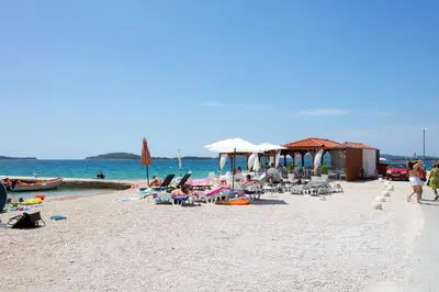 Plaža pokraj vila ili u blizini