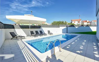 Bazen u objektu Villa Lumaka Sun ili u blizini