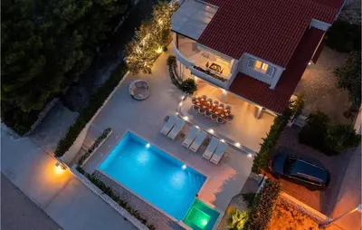 Bazen u objektu Villa Naranca ili u blizini