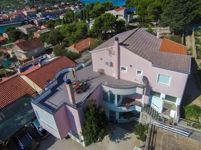 Zgrada u kojoj se nalazi apartman