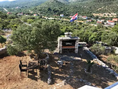 Pogled na planine ili pogled na planine iz apartmana