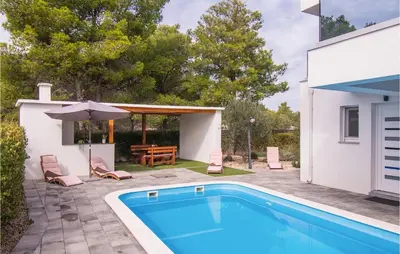 Bazen u objektu Villa Vlahov Ii ili u blizini