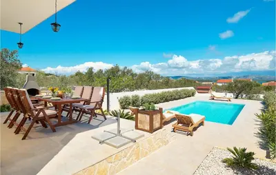 Bazen u objektu Villa Sun Spalato Cikas ili u blizini