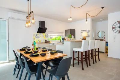 Kuhinja ili čajna kuhinja u objektu Villa Lemon Beach