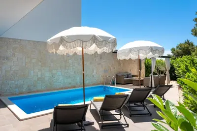 Bazen u objektu Villa Lemon Beach ili u blizini