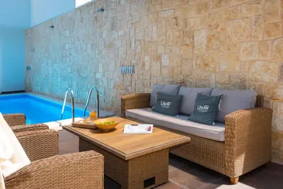 Bazen u objektu Villa Lemon Beach ili u blizini