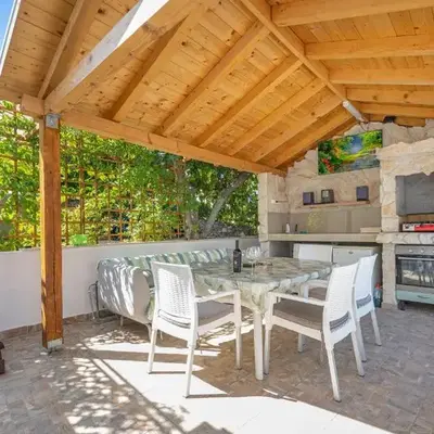 Pet Friendly Apartment In Rogoznica