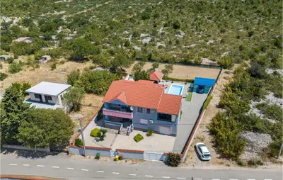 Bazen u objektu Holiday Home Dubrava Tisnjanska 32 ili u blizini