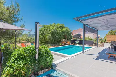 Bazen u objektu Kuća Mali Raj - Little Paradise ili u blizini