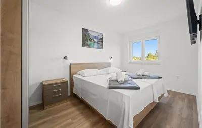 Krevet ili kreveti u jedinici u objektu 4 Bedroom Awesome Home In Srima