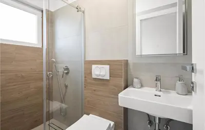 Kupaonica u objektu 4 Bedroom Awesome Home In Srima