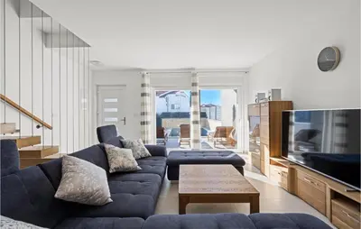 TV i/ili zabavni centar u objektu 4 Bedroom Awesome Home In Srima