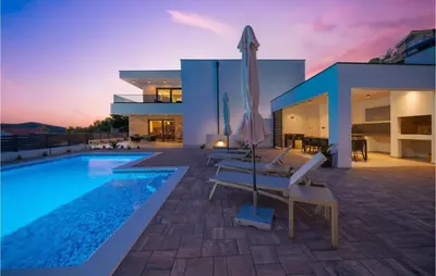 Bazen u objektu Stunning Home In Zaboric With Sauna ili u blizini