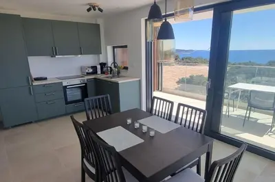 Kuhinja ili čajna kuhinja u objektu Punta Planka Premium Apartment with Sea View