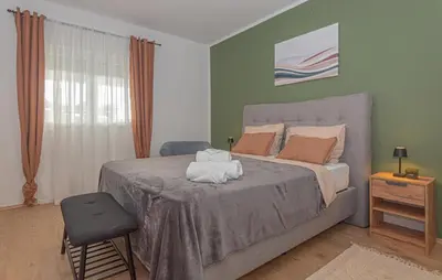 Krevet ili kreveti u jedinici u objektu 2 Bedroom Awesome Home In Sibenik