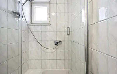 Kupaonica u objektu Nice Apartment In Pirovac With Kitchen