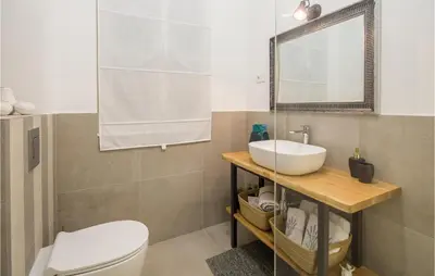Kupaonica u objektu Stunning Home In Primosten With Wifi
