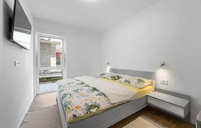 Krevet ili kreveti u jedinici u objektu 3 Bedroom Stunning Apartment In Vodice