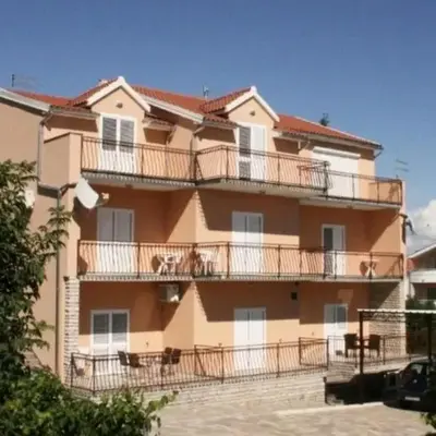 Apartments with parking space Vodice - 21743