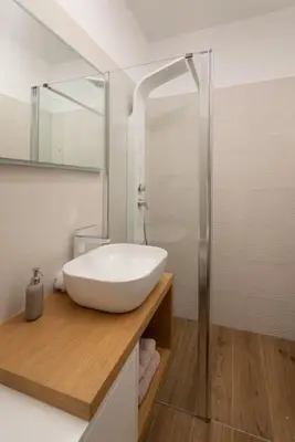 Kupaonica u objektu NEW ! Villa Palm Bay 1 & 2 with two heated pool - near sea