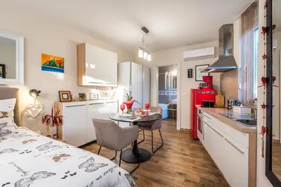 Kuhinja ili čajna kuhinja u objektu Apartments Stella Mariela