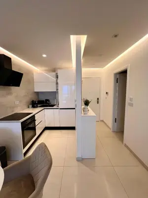 Kuhinja ili čajna kuhinja u objektu Primosten Sunhill Deluxe Apartment Laura