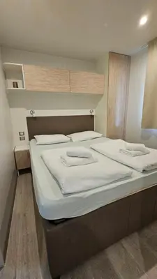 Krevet ili kreveti u jedinici u objektu Mobilna kućica Tara, uvala Slanica, Murter