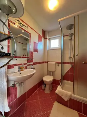 Kupaonica u objektu Apartmani 4 Delfina Rogoznica