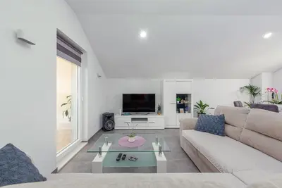 TV i/ili zabavni centar u objektu Villa Izvor ZadarVillas