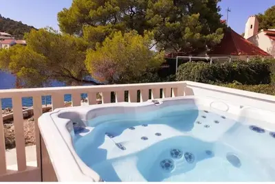 Bazen u objektu Villa Sunce ili u blizini