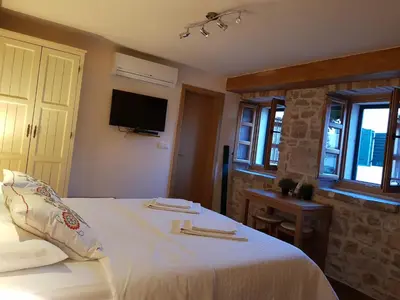 TV i/ili zabavni centar u objektu Dvori svetog Mihaela