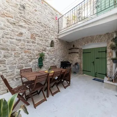 Villa Agora - Betina