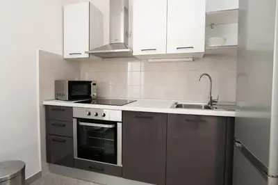 Kuhinja ili čajna kuhinja u objektu Apartments Maja