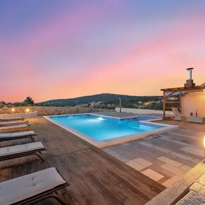 3 Bedroom Stunning Home In Dvornice