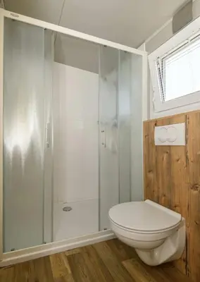 Kupaonica u objektu Cozy and Chic Little House with pool Ivinj - 4