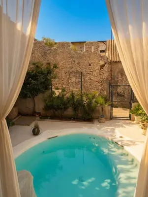 Bazen u objektu Basic Mansion Mandalina ili u blizini