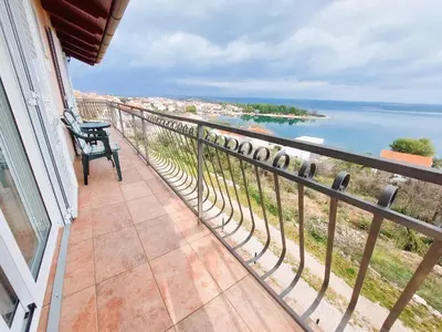 Balkon ili terasa u objektu Bay Serenity apartments - Raslina