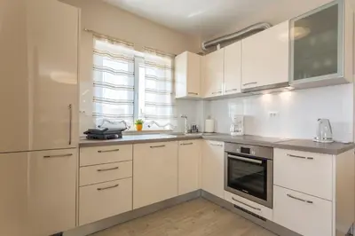 Kuhinja ili čajna kuhinja u objektu Flores Luxury Suites-Rogoznica